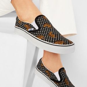 NWT Classic Slip On Tiger Floral Shoes Size 7.5